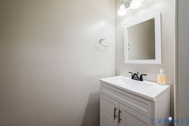 13624 Thornhill Pl, Chester, VA 23836