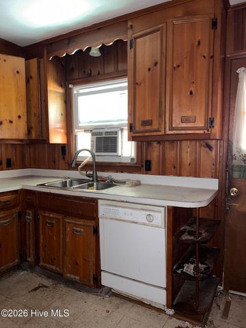 10199 Aberdeen Road, Aberdeen, NC 28315