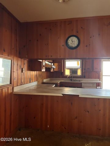 10199 Aberdeen Road, Aberdeen, NC 28315