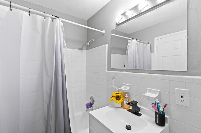 568 E NORMANDY BOULEVARD, Deltona, FL 32725