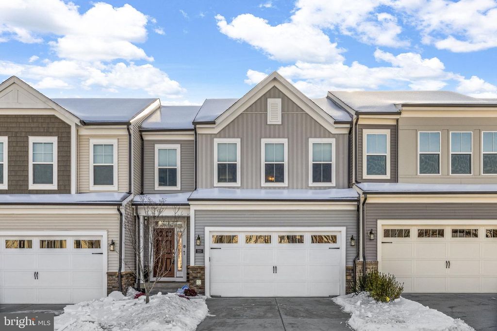 225 SMOKEBUSH DR, Stafford, VA 22554