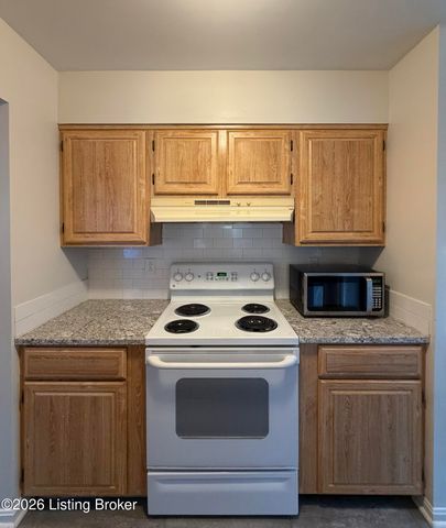 5902 Bucks Ln, Louisville, KY 40291