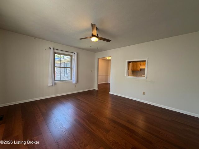 5902 Bucks Ln, Louisville, KY 40291