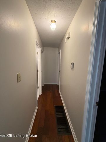 5902 Bucks Ln, Louisville, KY 40291