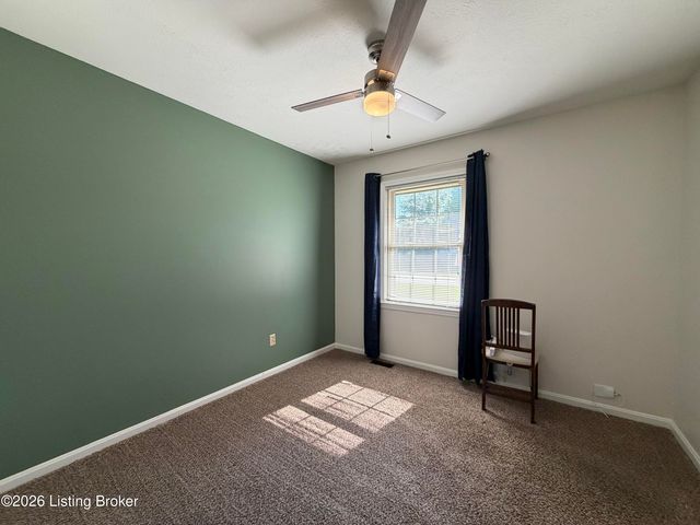 5902 Bucks Ln, Louisville, KY 40291