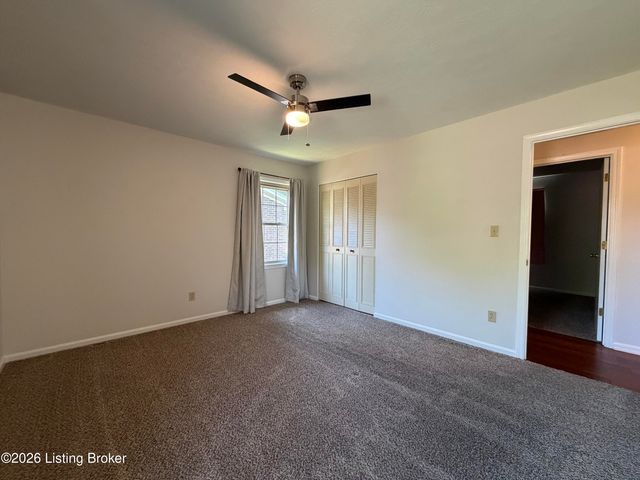 5902 Bucks Ln, Louisville, KY 40291