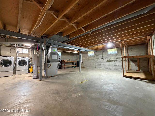 5902 Bucks Ln, Louisville, KY 40291