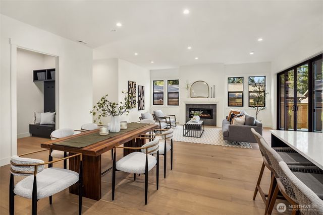 15014 SE 22nd Street, Bellevue, WA 98007