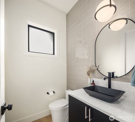 15014 SE 22nd Street, Bellevue, WA 98007