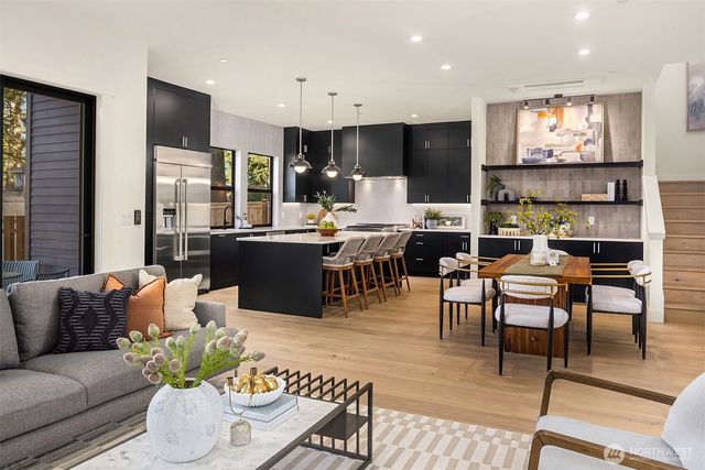 15014 SE 22nd Street, Bellevue, WA 98007