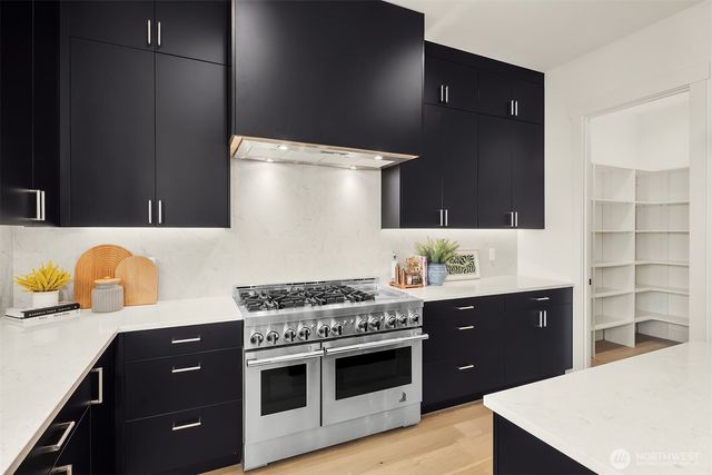 15014 SE 22nd Street, Bellevue, WA 98007