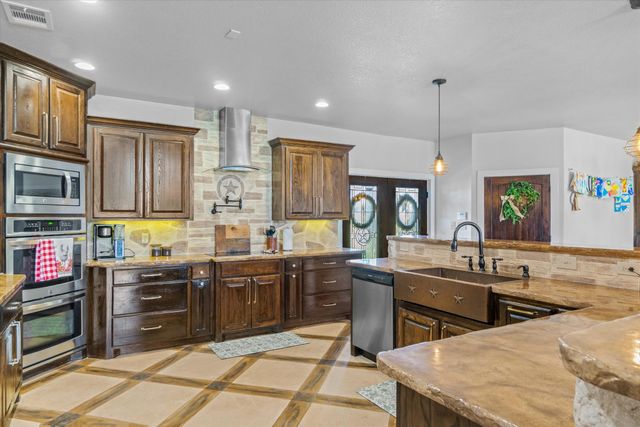 2802 Vz County Road 2112, Wills Point, TX 75169