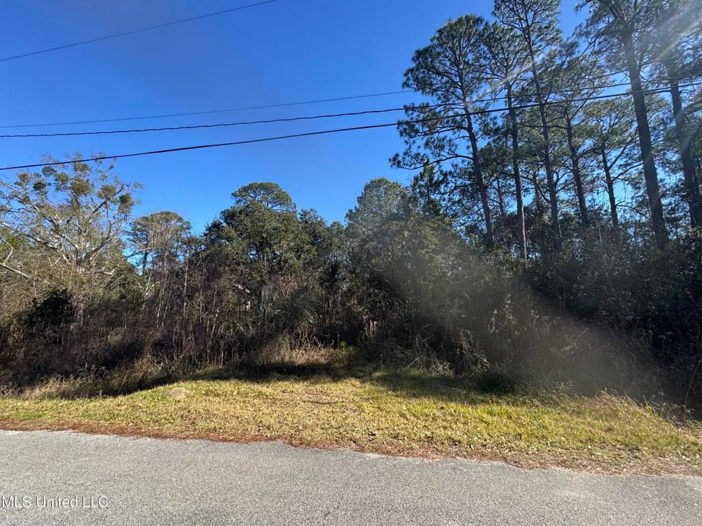 6216 Saint Martin Road, Biloxi, MS 39532