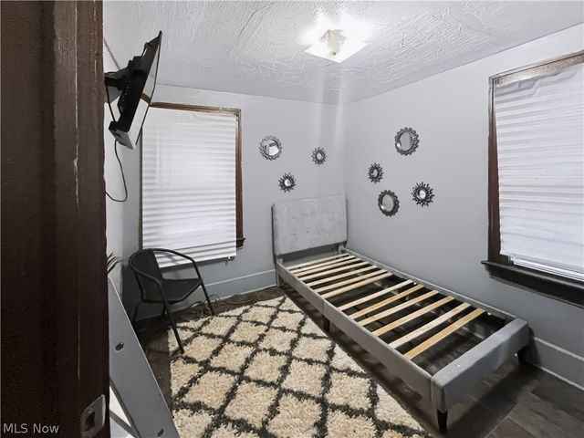 898 Haynes Street, Akron, OH 44307