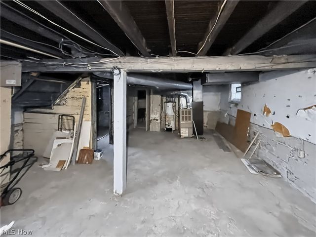 898 Haynes Street, Akron, OH 44307