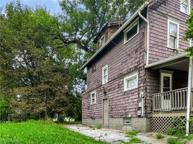 898 Haynes Street, Akron, OH 44307