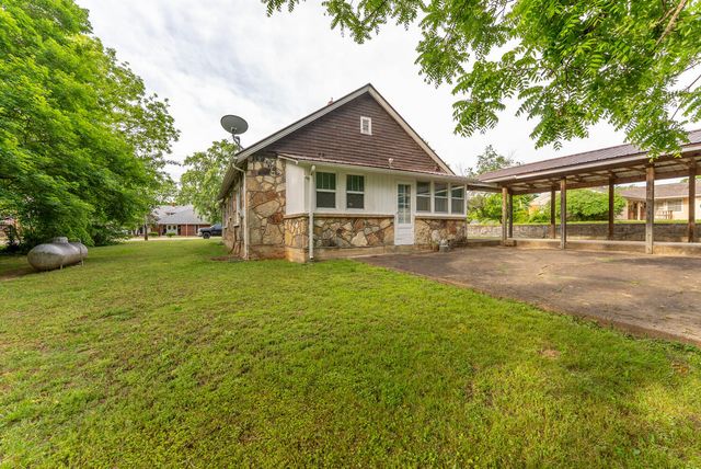 838 Chestnut Street, Thayer, MO 65791