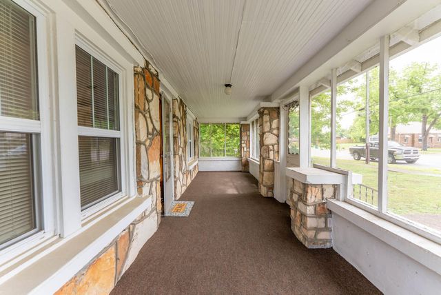838 Chestnut Street, Thayer, MO 65791