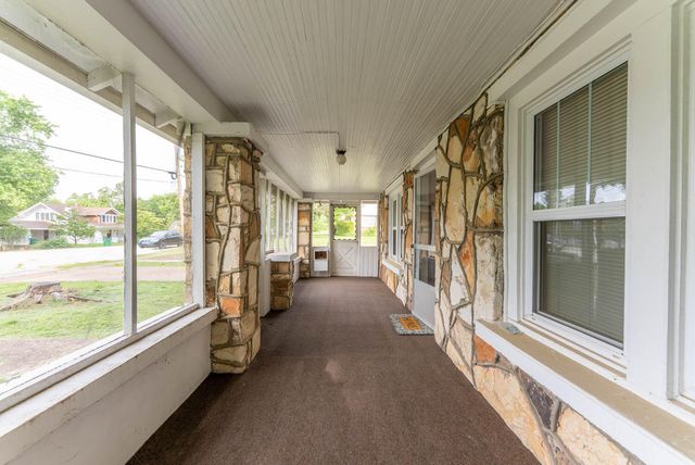 838 Chestnut Street, Thayer, MO 65791