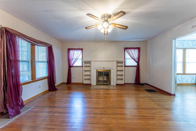 838 Chestnut Street, Thayer, MO 65791