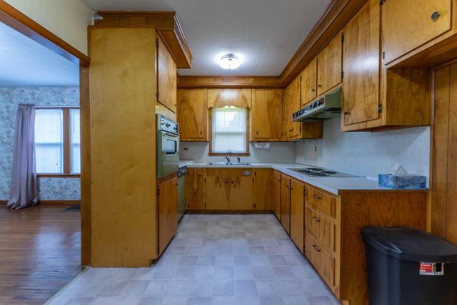 838 Chestnut Street, Thayer, MO 65791