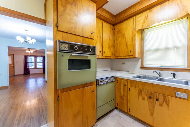 838 Chestnut Street, Thayer, MO 65791