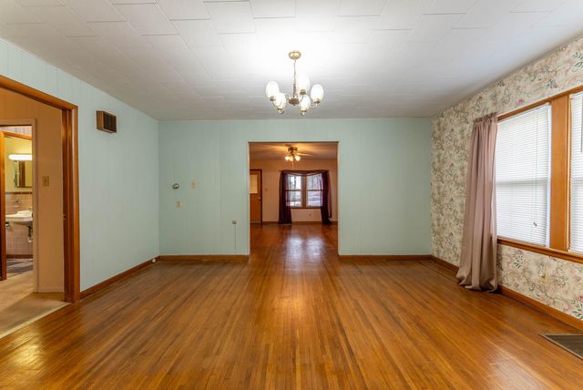 838 Chestnut Street, Thayer, MO 65791