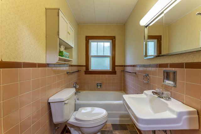 838 Chestnut Street, Thayer, MO 65791