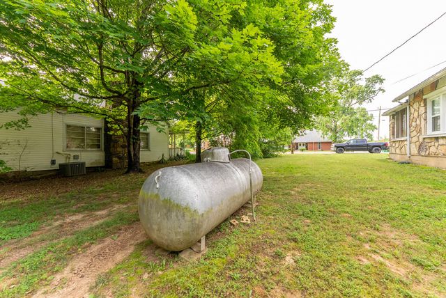 838 Chestnut Street, Thayer, MO 65791