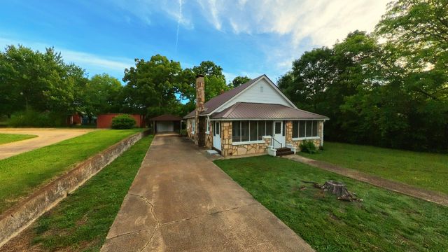 838 Chestnut Street, Thayer, MO 65791
