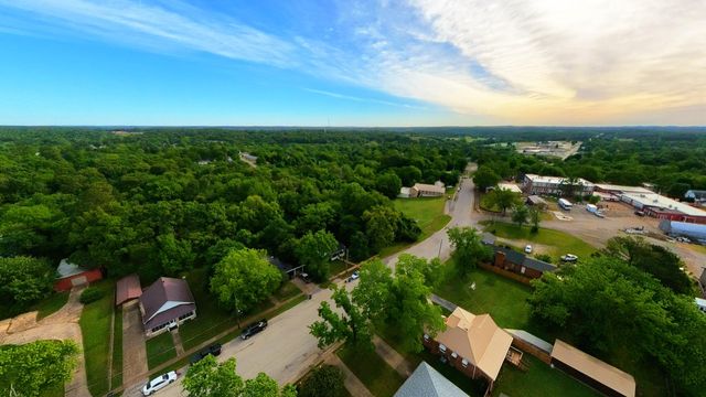 838 Chestnut Street, Thayer, MO 65791