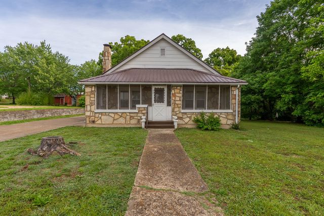 838 Chestnut Street, Thayer, MO 65791