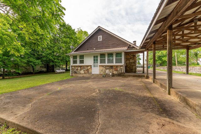 838 Chestnut Street, Thayer, MO 65791