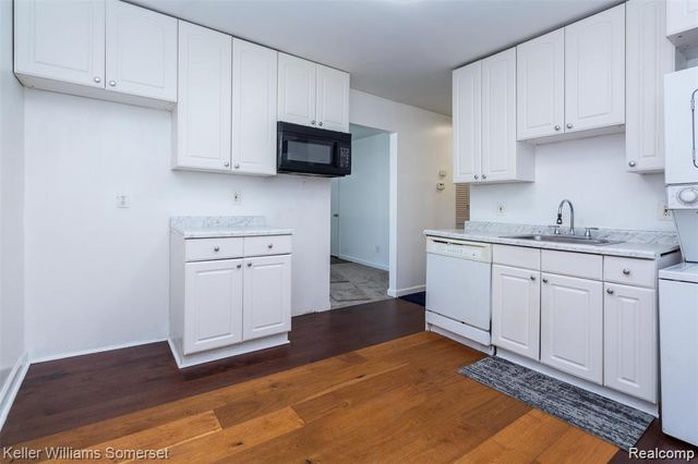 21503 Eastwood Boulevard, Warren, MI 48089