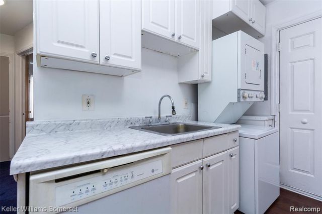 21503 Eastwood Boulevard, Warren, MI 48089