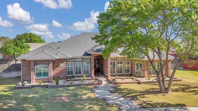 5400 Hillcrest Court, Midland, TX 79707