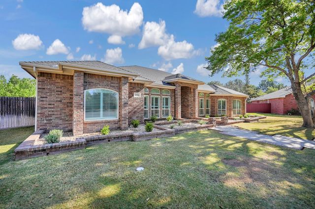 5400 Hillcrest Court, Midland, TX 79707