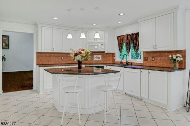 30 Hidden Glen Dr, Sparta Twp., NJ 07871