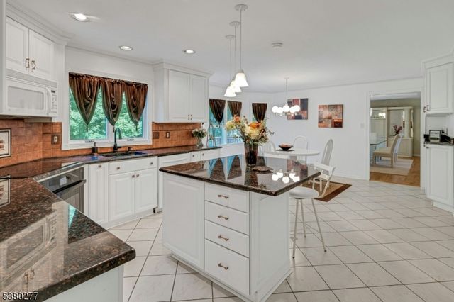 30 Hidden Glen Dr, Sparta Twp., NJ 07871