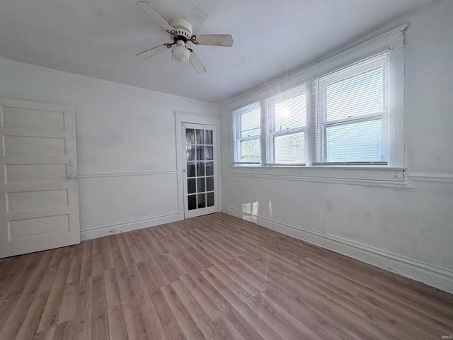 925 Cottage Avenue, Fort Wayne, IN 46807