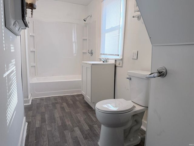 925 Cottage Avenue, Fort Wayne, IN 46807