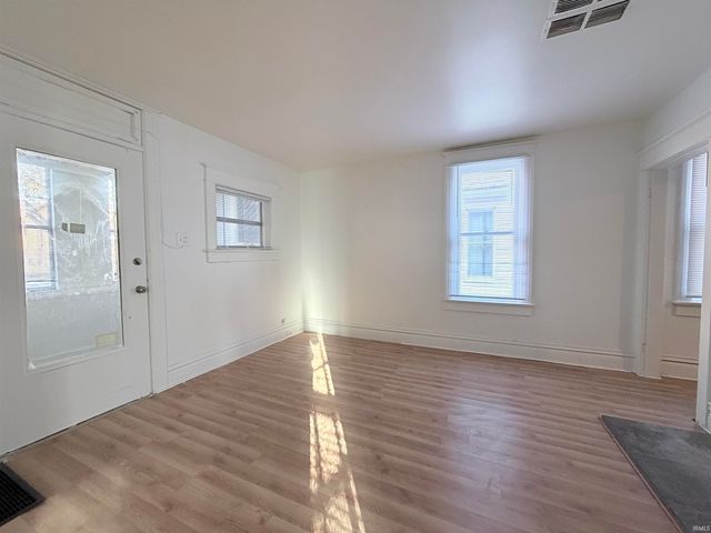 925 Cottage Avenue, Fort Wayne, IN 46807