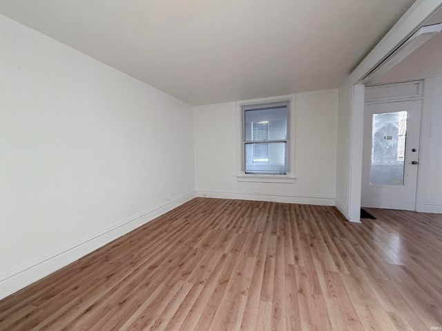 925 Cottage Avenue, Fort Wayne, IN 46807