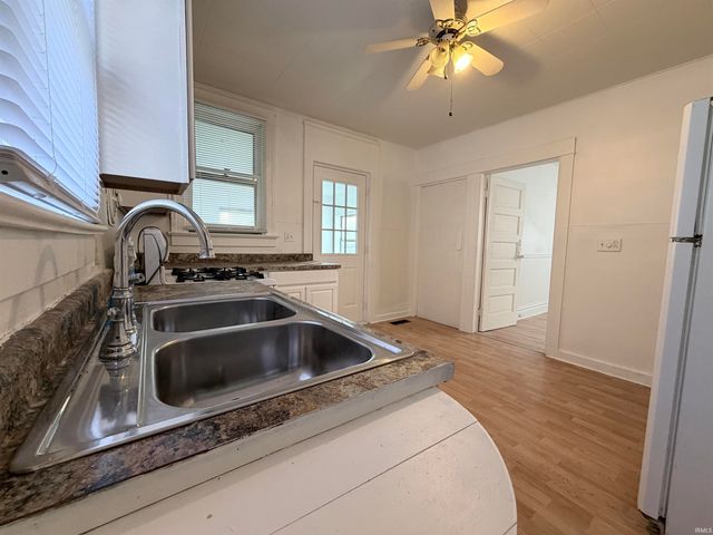 925 Cottage Avenue, Fort Wayne, IN 46807