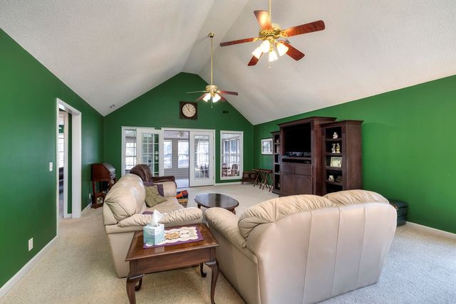 47 N Lake Circle, Manning, SC 29102