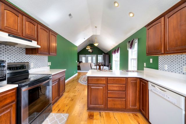 47 N Lake Circle, Manning, SC 29102