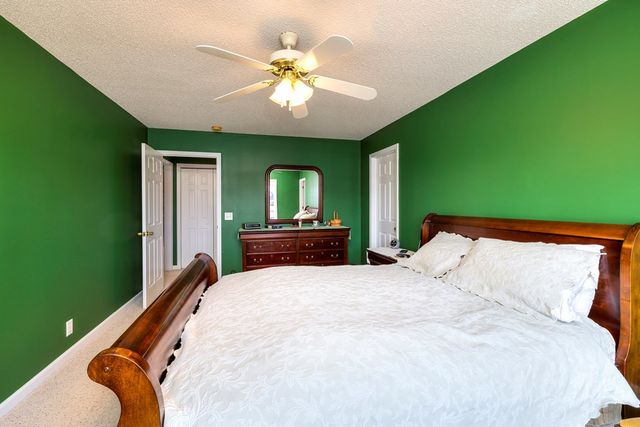 47 N Lake Circle, Manning, SC 29102