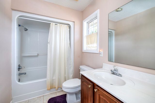 47 N Lake Circle, Manning, SC 29102