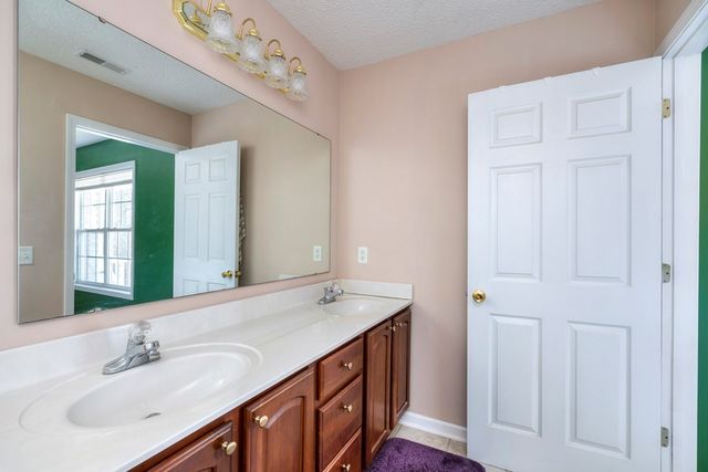 47 N Lake Circle, Manning, SC 29102