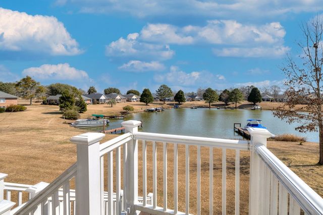 47 N Lake Circle, Manning, SC 29102